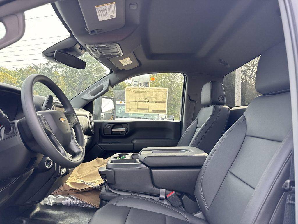 new 2025 Chevrolet Silverado 3500 car, priced at $51,848