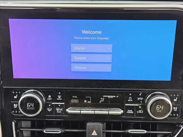used 2023 Toyota Highlander car, priced at $39,999