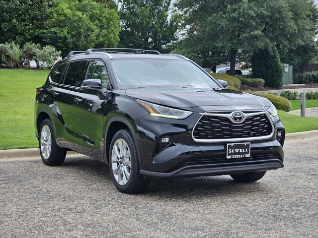 used 2023 Toyota Highlander car, priced at $39,999
