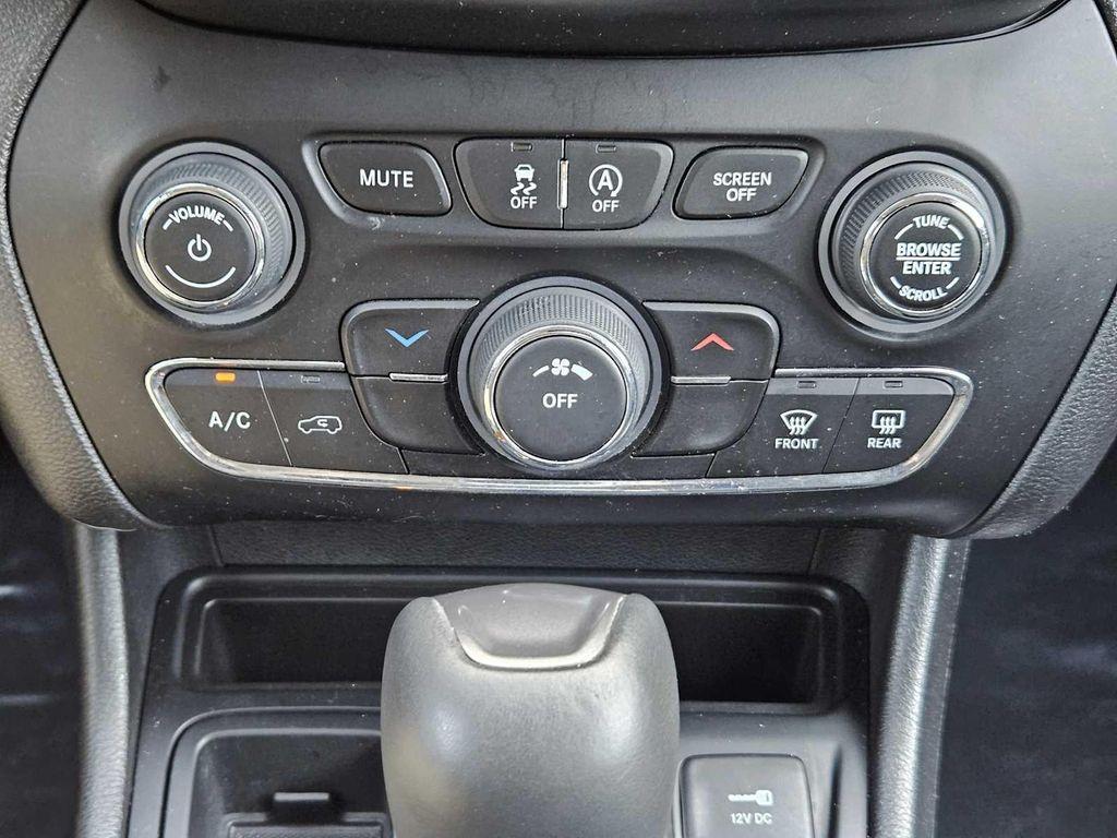 used 2019 Jeep Cherokee car, priced at $12,297