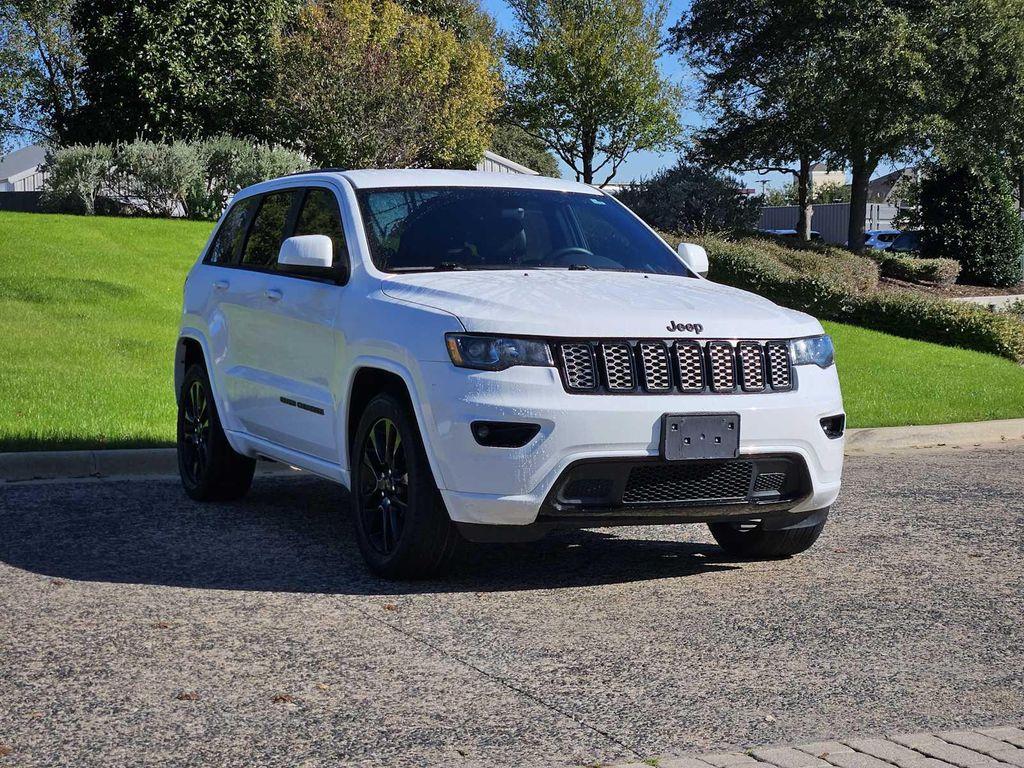 used 2017 Jeep Grand Cherokee car, priced at $11,499