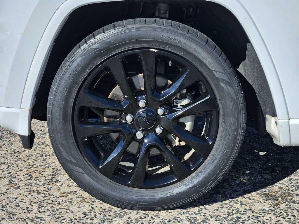 used 2017 Jeep Grand Cherokee car, priced at $11,499