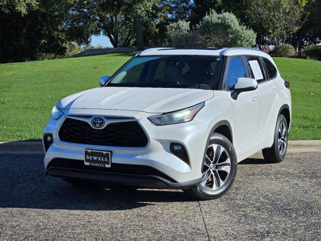 used 2020 Toyota Highlander car, priced at $22,797