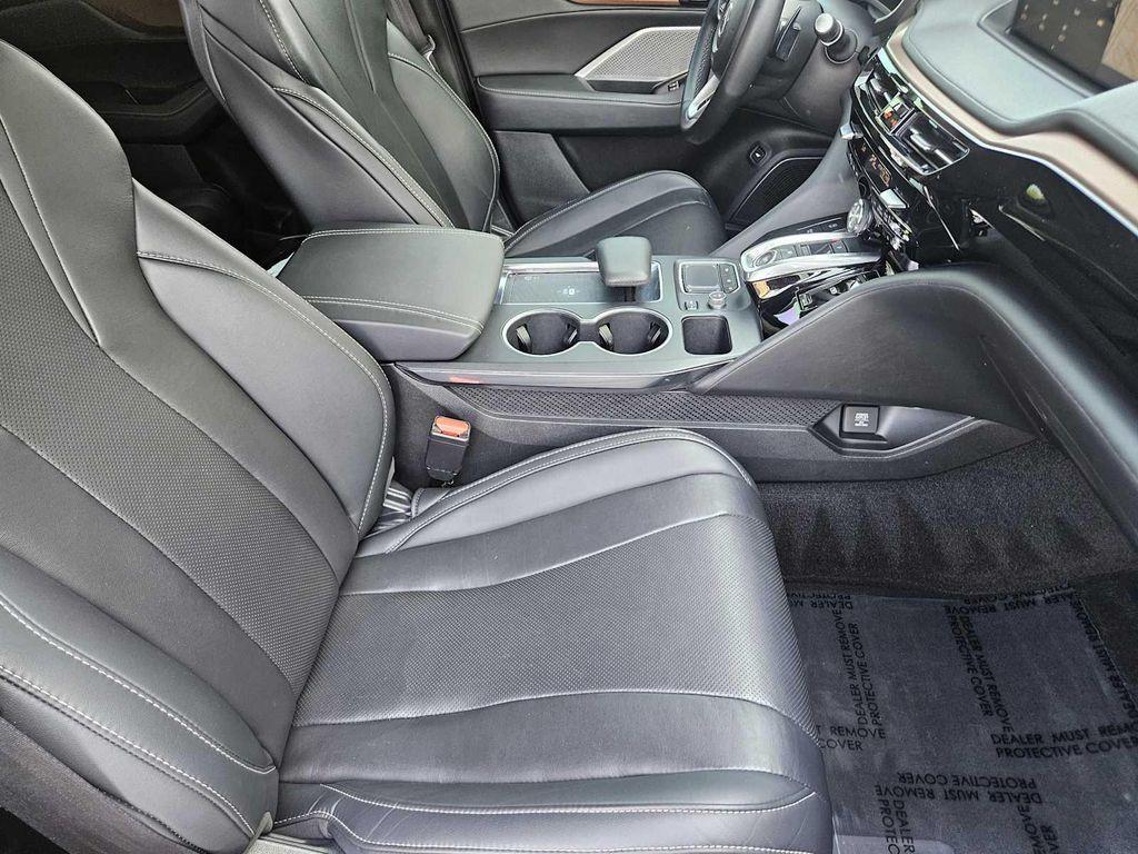 used 2022 Acura MDX car, priced at $27,993
