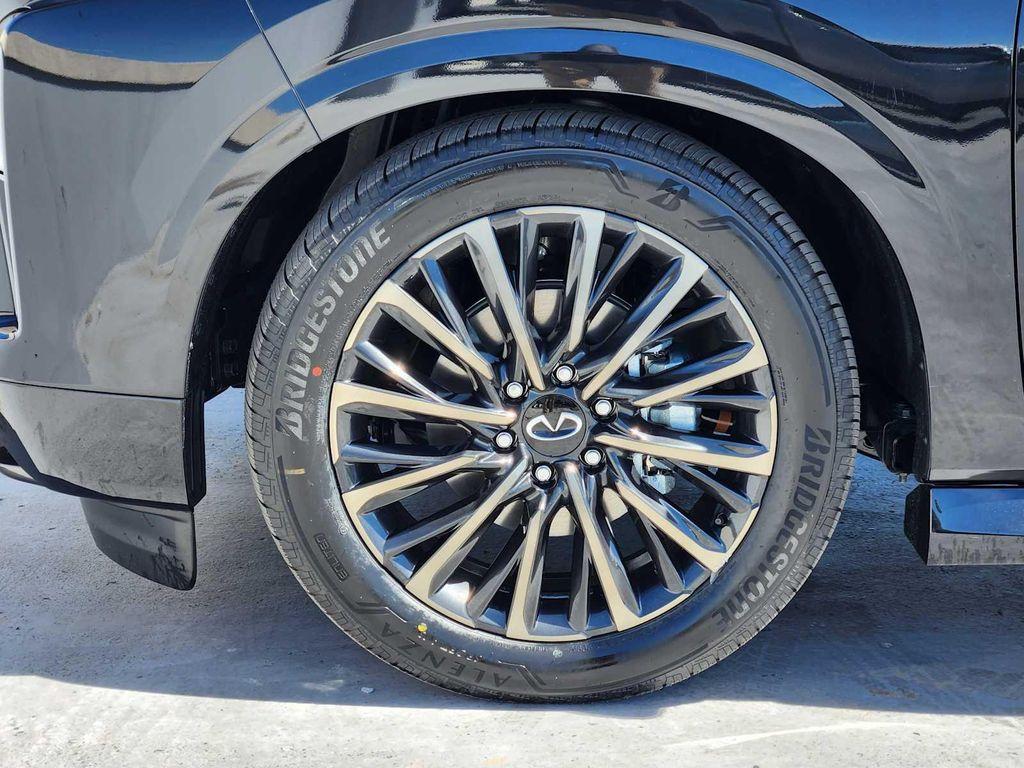 new 2025 INFINITI QX80 car, priced at $102,590
