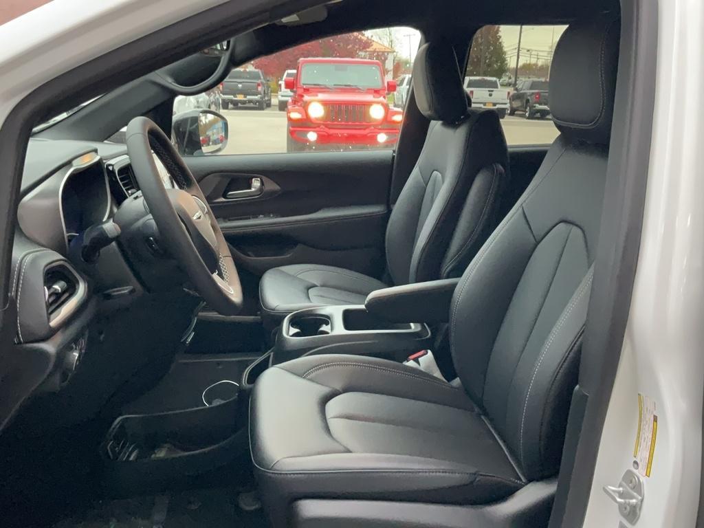 new 2026 Chrysler Pacifica car, priced at $43,790