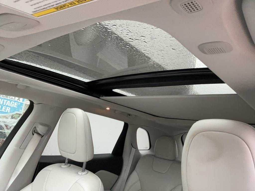 used 2021 Jeep Cherokee car, priced at $23,999