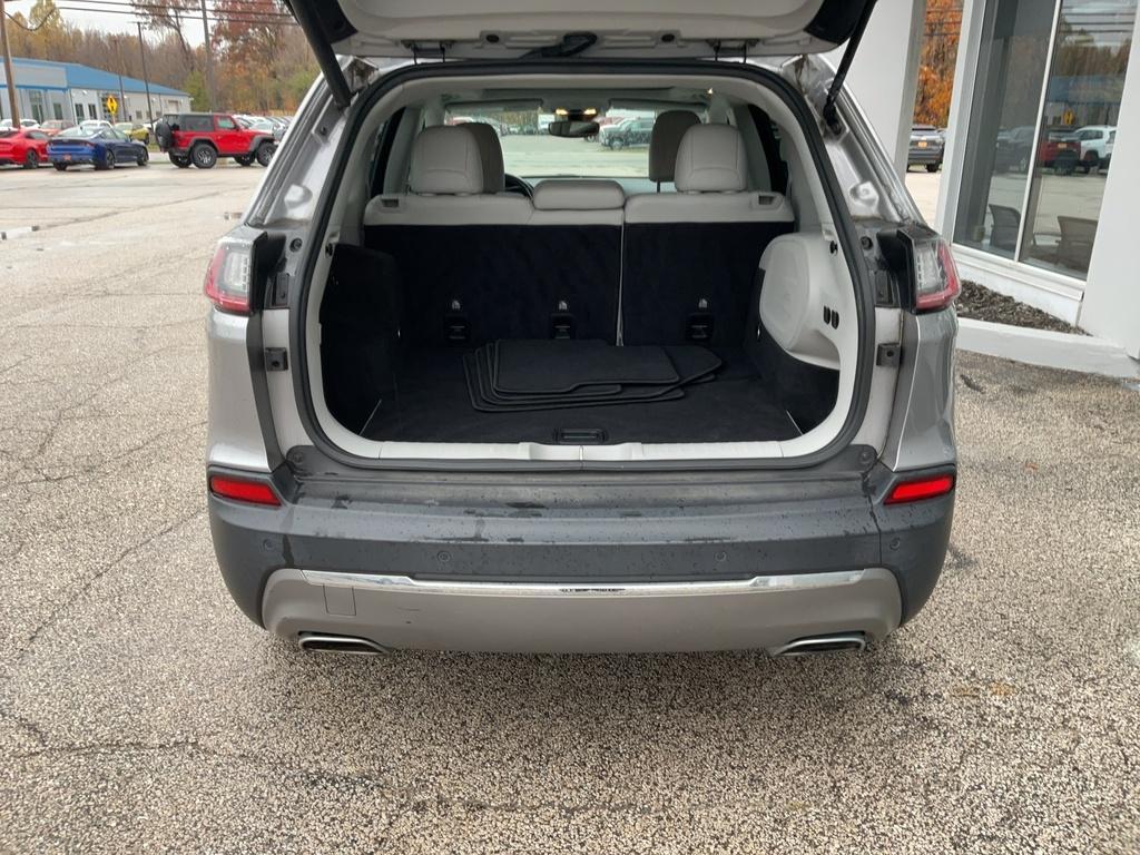 used 2021 Jeep Cherokee car, priced at $23,999