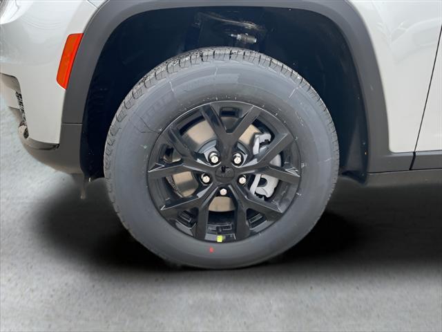 new 2025 Jeep Grand Cherokee L car, priced at $48,530