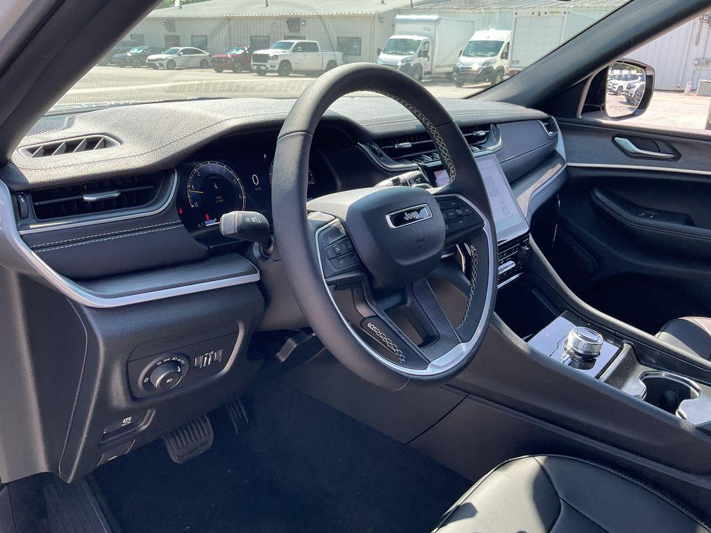new 2025 Jeep Grand Cherokee L car, priced at $51,905