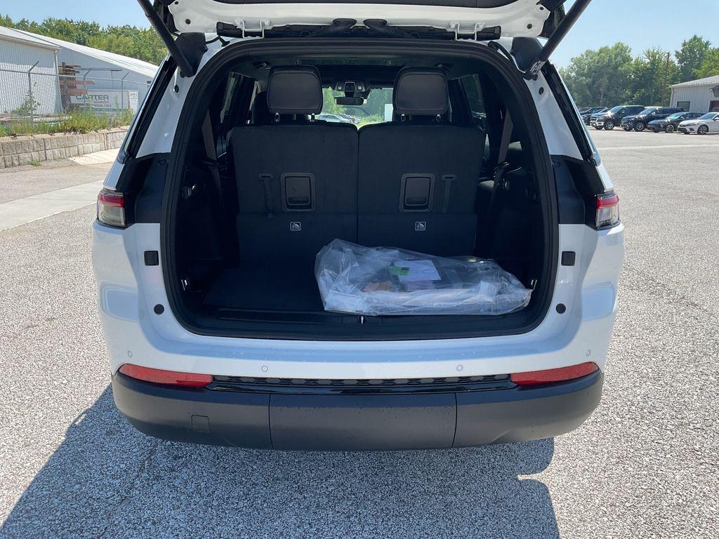 new 2025 Jeep Grand Cherokee L car, priced at $51,905