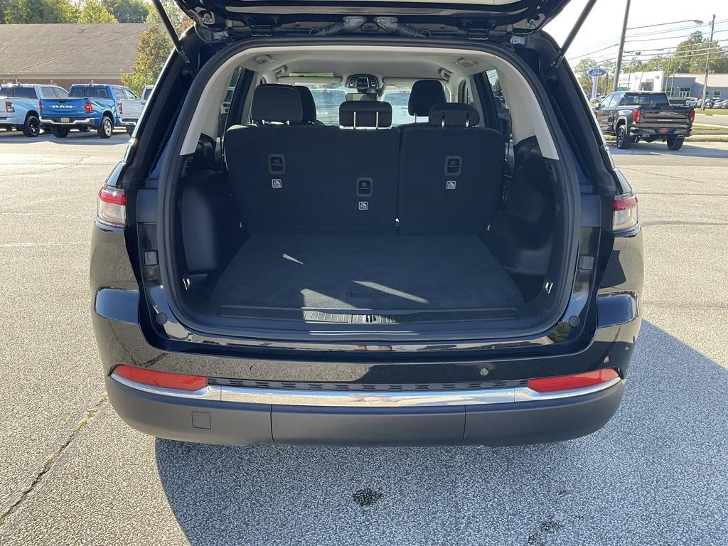 used 2023 Jeep Grand Cherokee car, priced at $29,990