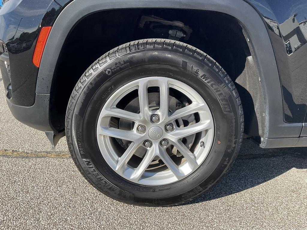 used 2023 Jeep Grand Cherokee car, priced at $29,990