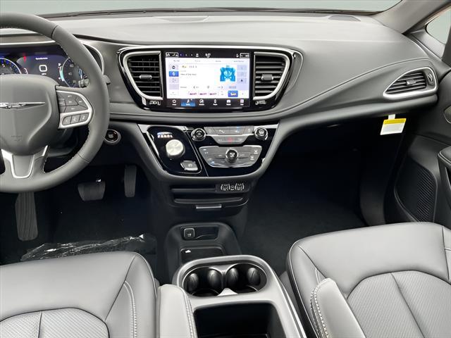 new 2025 Chrysler Pacifica car, priced at $44,940