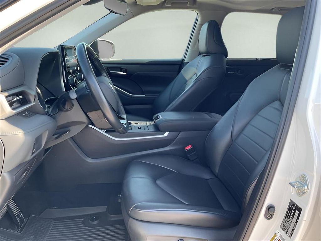 used 2021 Toyota Highlander car, priced at $32,499