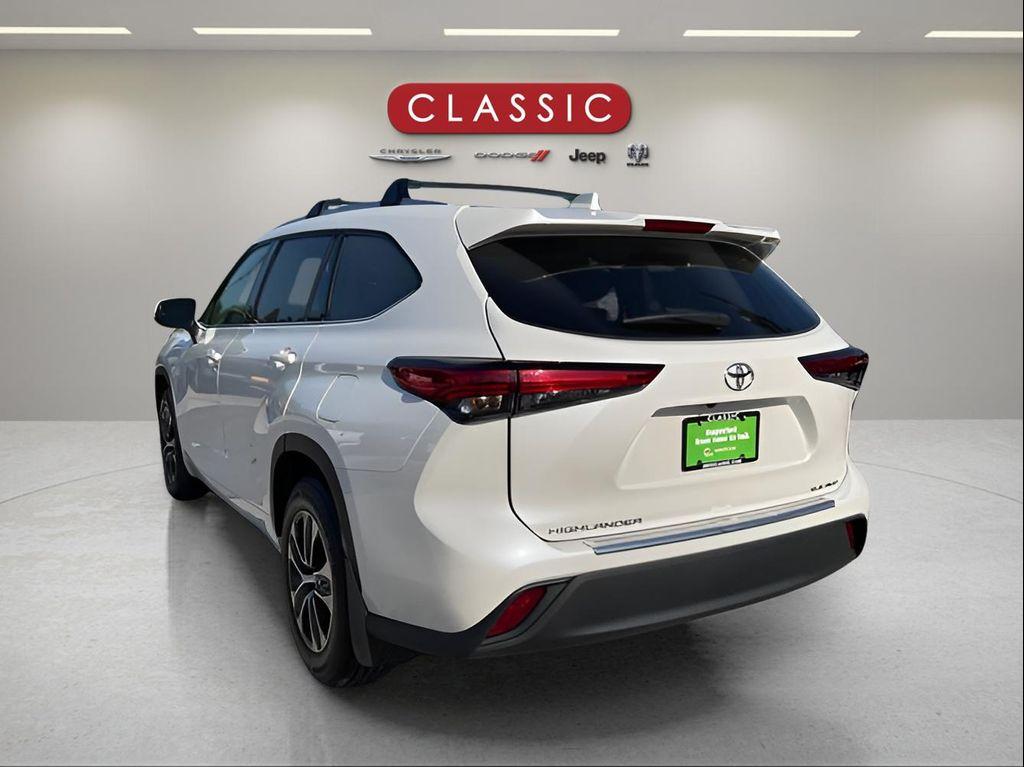 used 2021 Toyota Highlander car, priced at $32,499