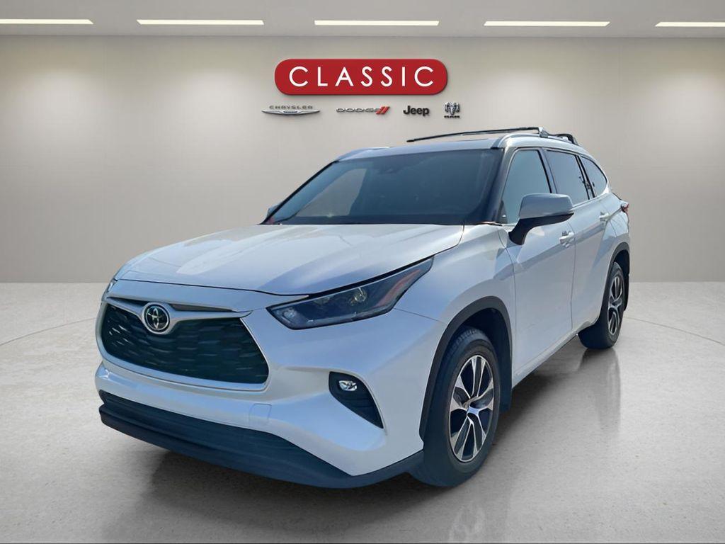 used 2021 Toyota Highlander car, priced at $32,499