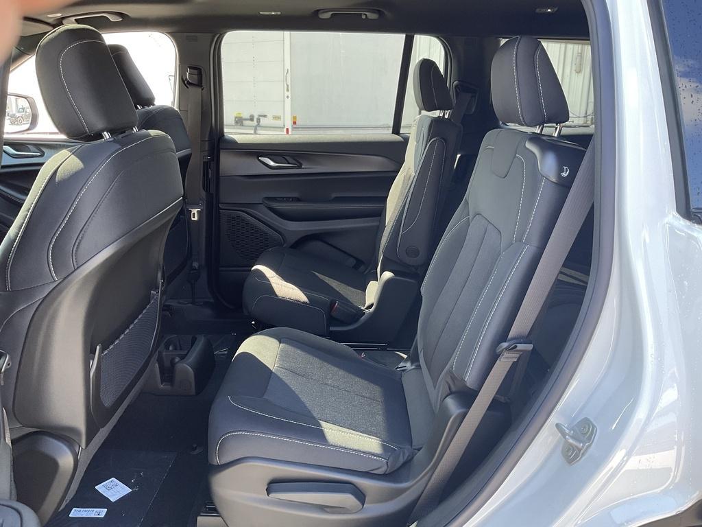 new 2025 Jeep Grand Cherokee L car, priced at $42,104