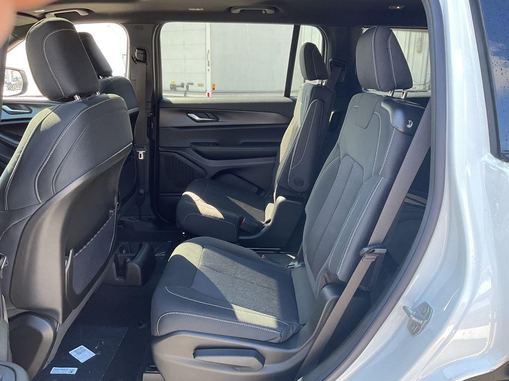 new 2025 Jeep Grand Cherokee L car, priced at $44,604