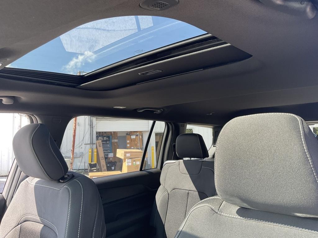 new 2025 Jeep Grand Cherokee L car, priced at $42,104