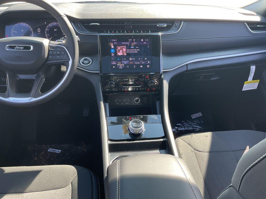 new 2025 Jeep Grand Cherokee L car, priced at $44,604