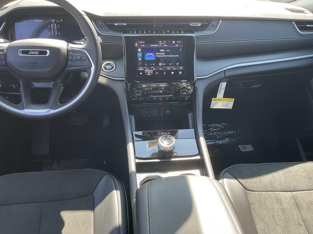 new 2025 Jeep Grand Cherokee car, priced at $43,008