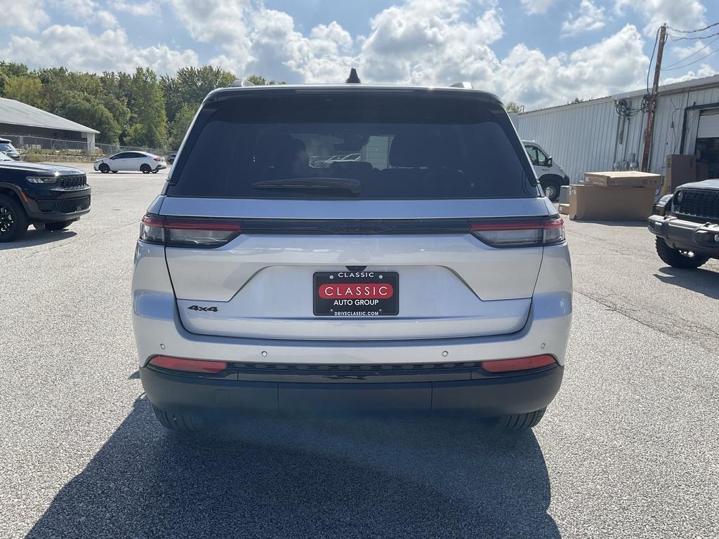 new 2025 Jeep Grand Cherokee car, priced at $43,008