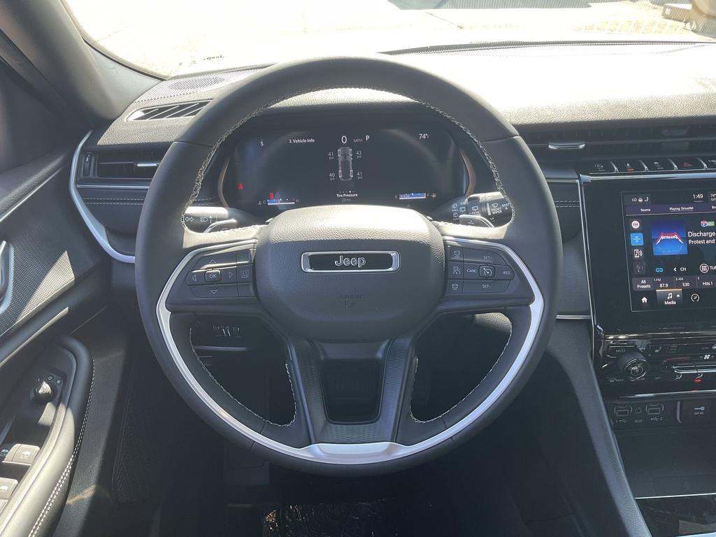 new 2025 Jeep Grand Cherokee car, priced at $43,008