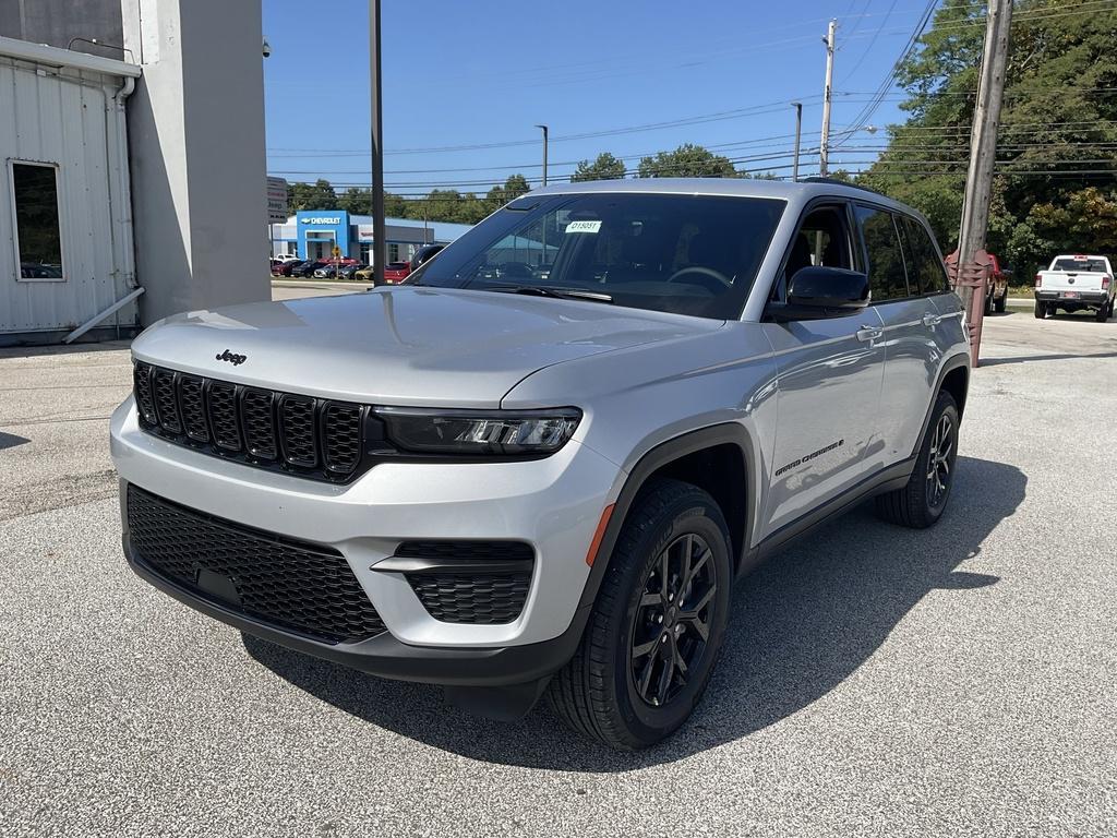 new 2025 Jeep Grand Cherokee car, priced at $43,008