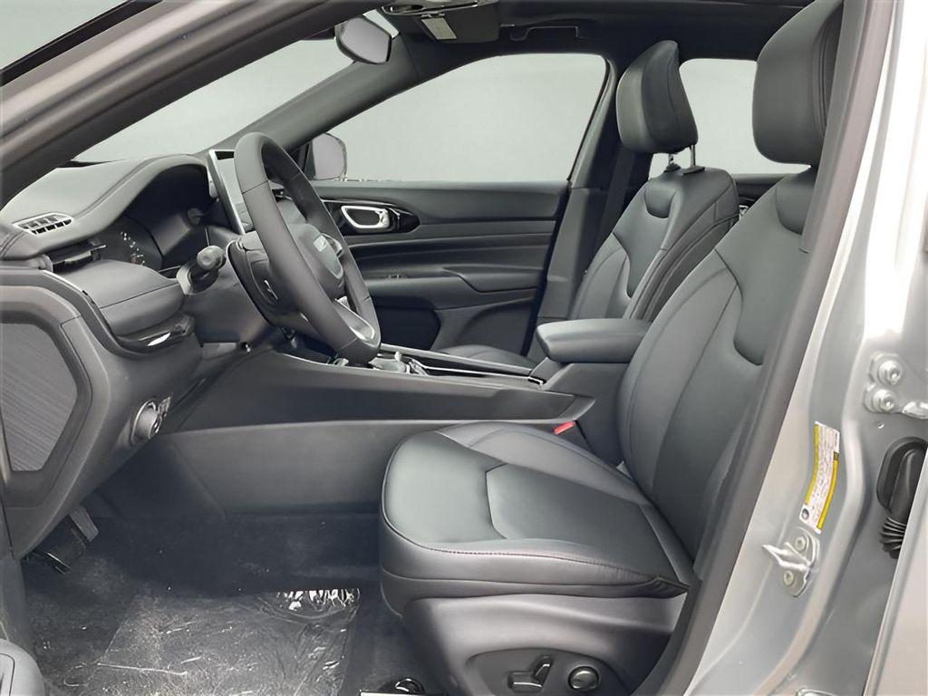 new 2025 Jeep Compass car, priced at $40,105