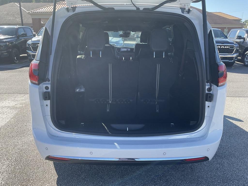 new 2026 Chrysler Pacifica car, priced at $43,778