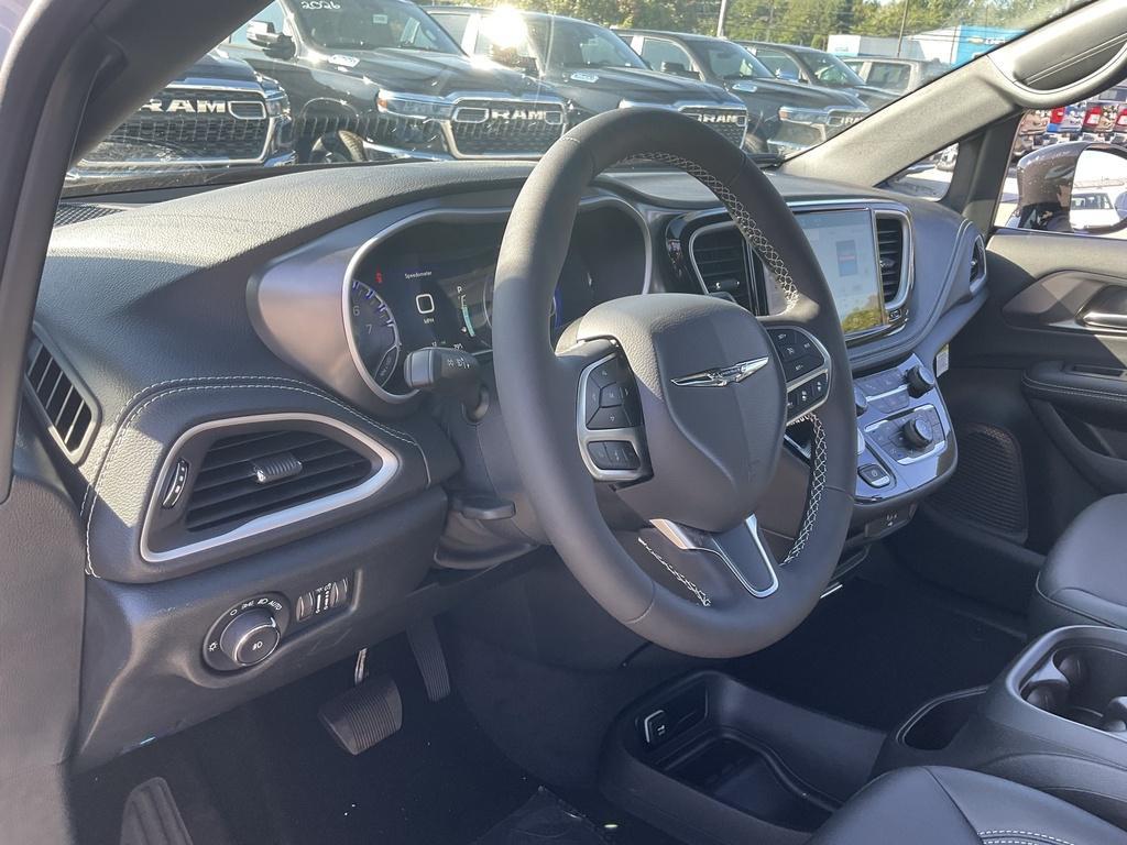 new 2026 Chrysler Pacifica car, priced at $43,778