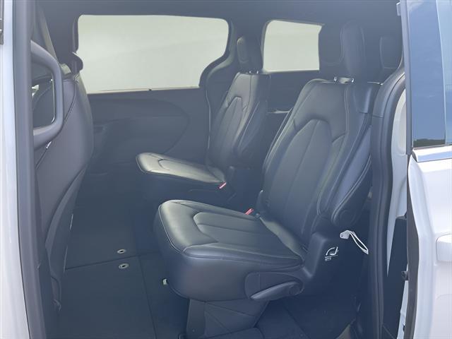 new 2025 Chrysler Pacifica car, priced at $44,445