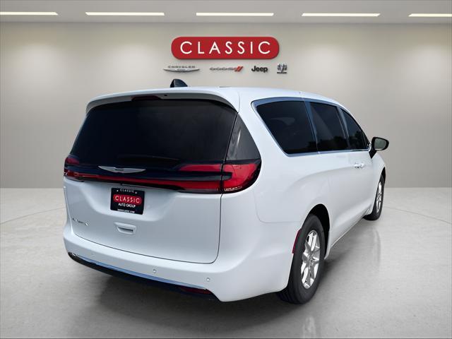 new 2025 Chrysler Pacifica car, priced at $44,445