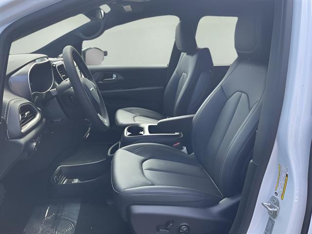 new 2025 Chrysler Pacifica car, priced at $44,445