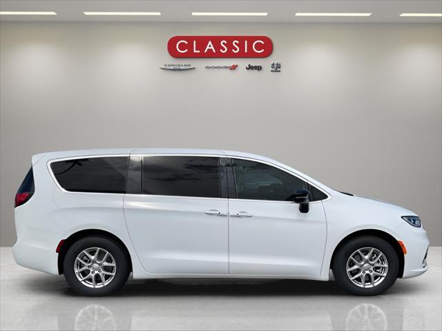 new 2025 Chrysler Pacifica car, priced at $44,445