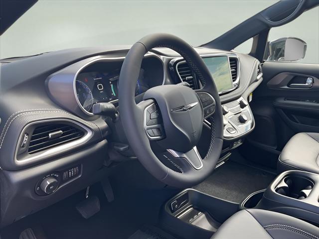new 2025 Chrysler Pacifica car, priced at $44,445