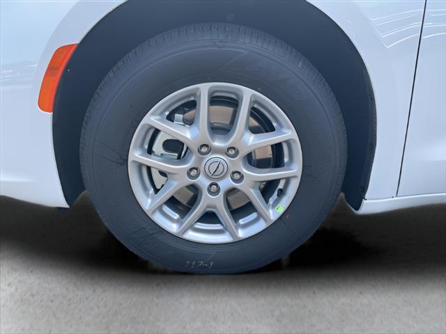 new 2025 Chrysler Pacifica car, priced at $44,445