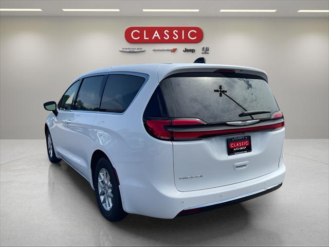 new 2025 Chrysler Pacifica car, priced at $44,445