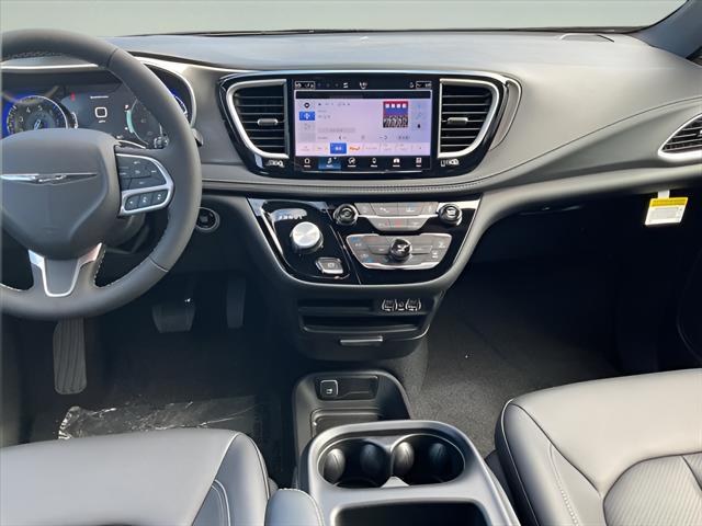 new 2025 Chrysler Pacifica car, priced at $44,445