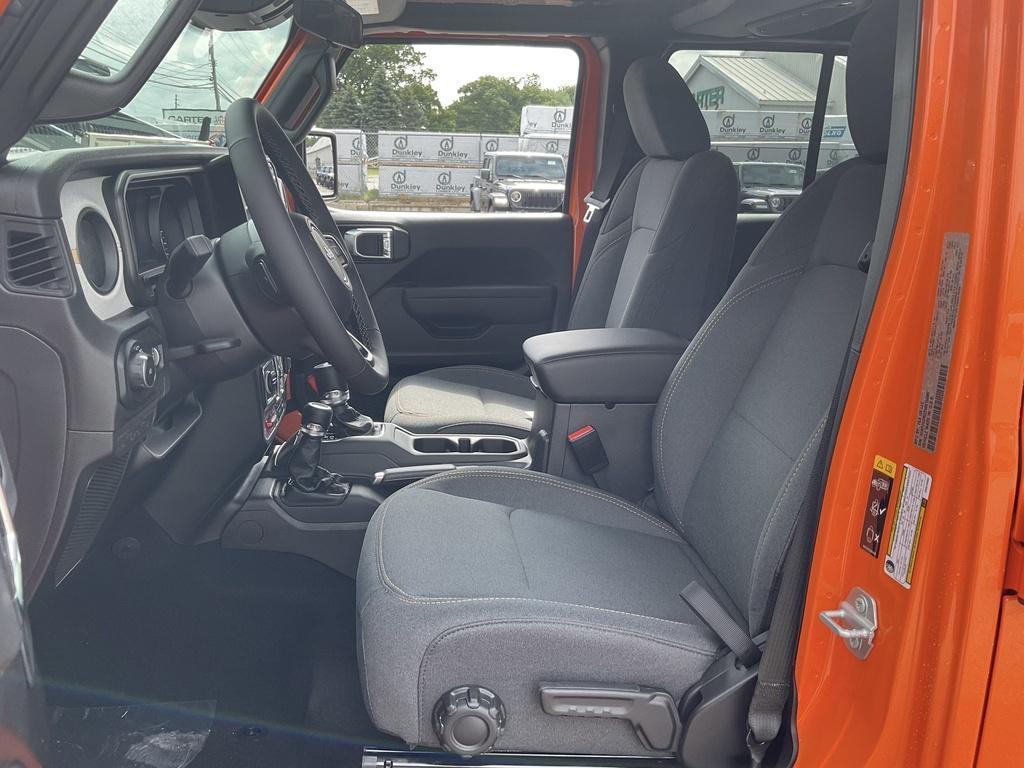 new 2025 Jeep Wrangler car, priced at $51,698