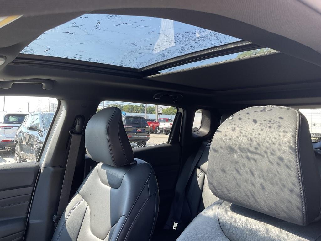 new 2026 Jeep Compass car, priced at $39,025