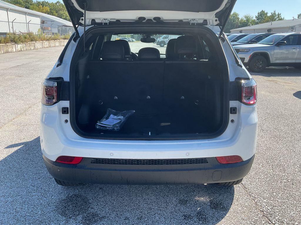 new 2026 Jeep Compass car, priced at $40,025