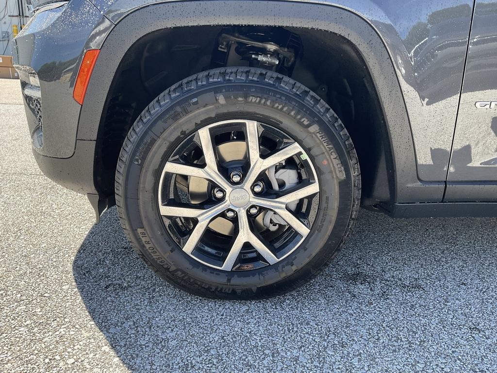 new 2025 Jeep Grand Cherokee car, priced at $45,877