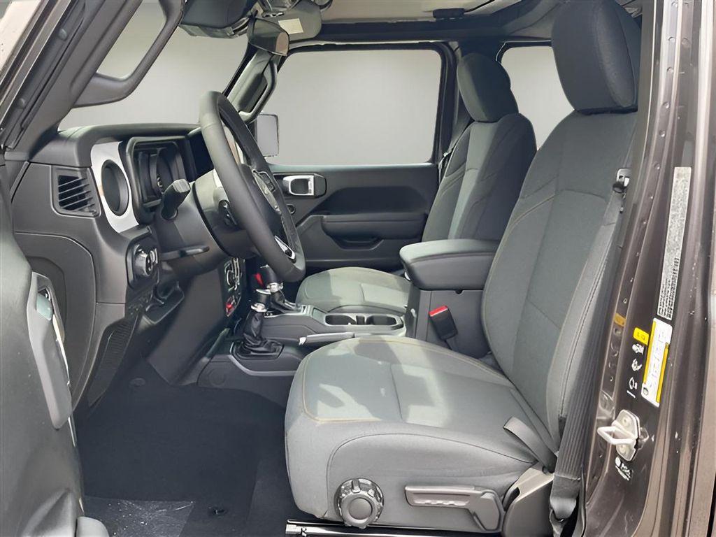 new 2025 Jeep Gladiator car, priced at $50,171