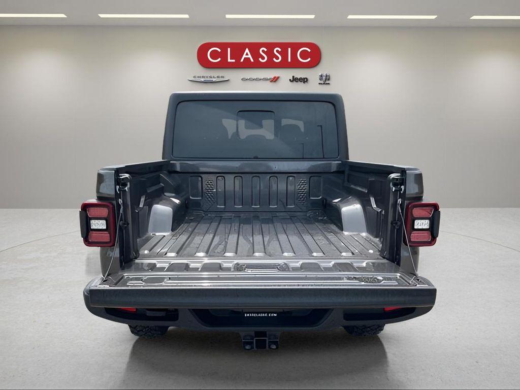 new 2025 Jeep Gladiator car, priced at $50,171