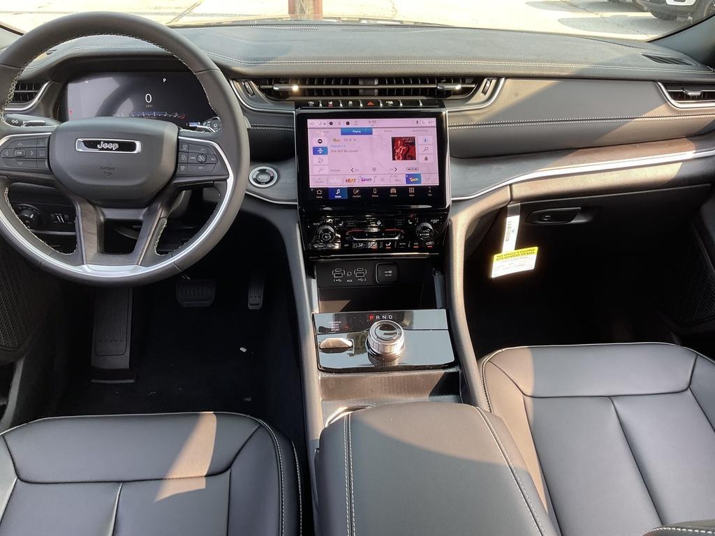 new 2025 Jeep Grand Cherokee car, priced at $54,877