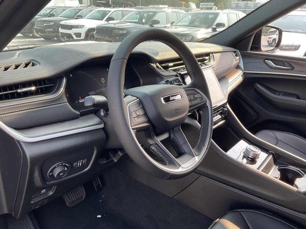 new 2025 Jeep Grand Cherokee car, priced at $54,877