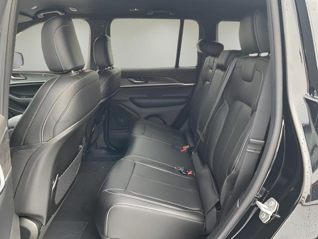 new 2025 Jeep Grand Cherokee car, priced at $47,295