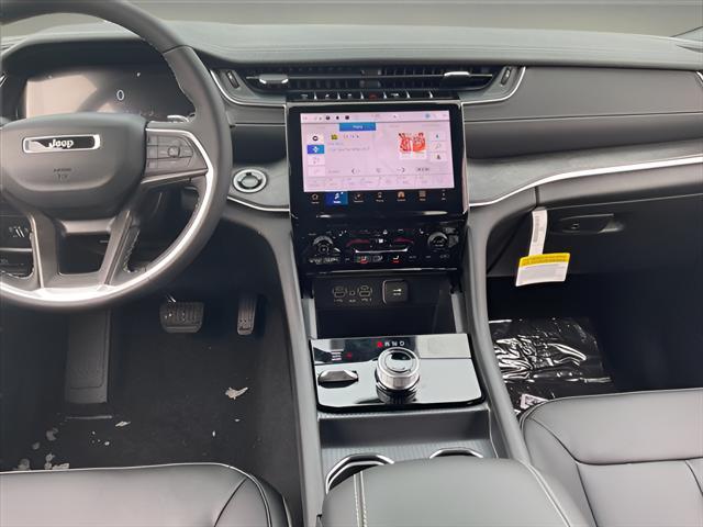 new 2025 Jeep Grand Cherokee car, priced at $47,295